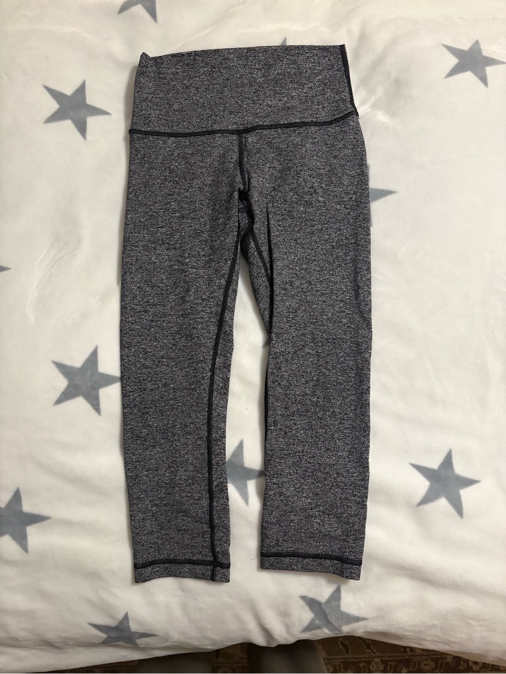 lululemon athletica Women’s Heather Charcoal Leggings 23” cropped